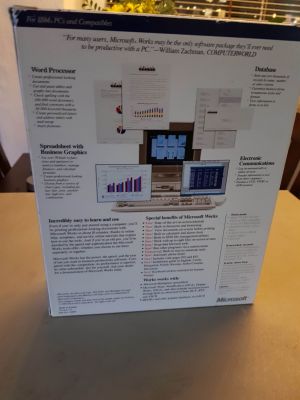 Microsoft Works 2.0 ze strany
